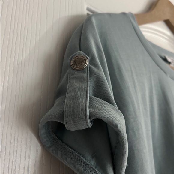 Basic Top - Picture 6 of 7